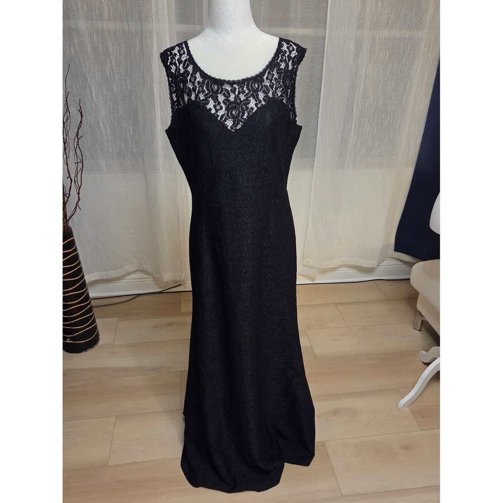 Miusol Black Lace Maxi Dress with Sheer Yoke - Picture 3 of 7